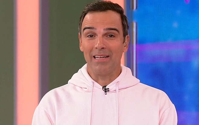 Foto de Tadeu Schmidt no BBB 23