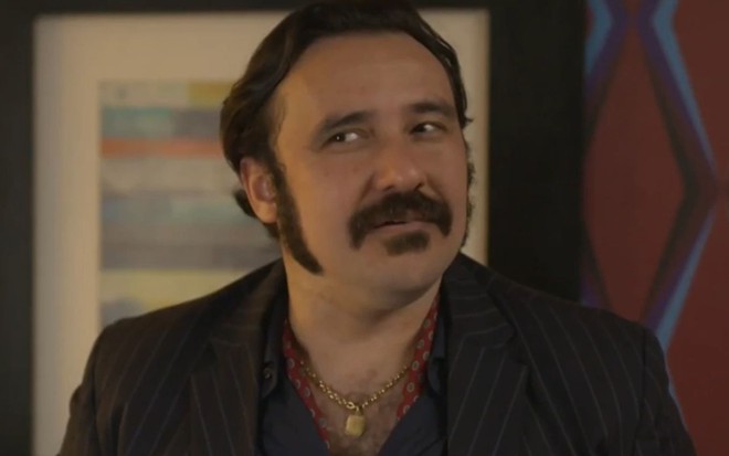 Thardelly Lima como Vespertino na novela Mar do Sertão