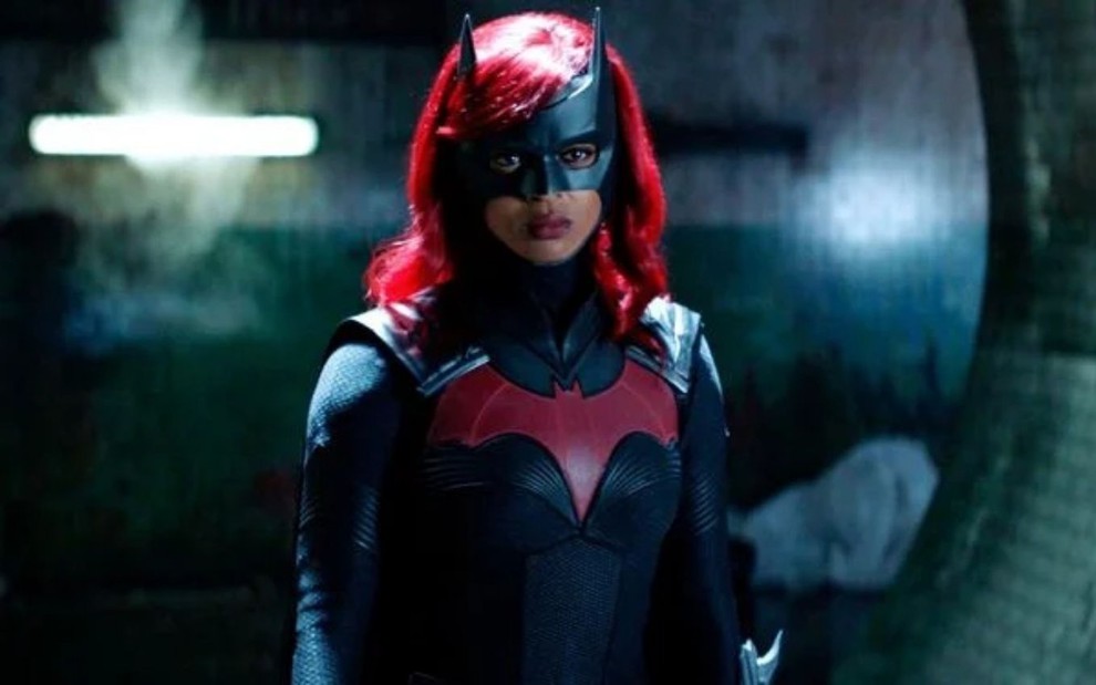 Javicia Leslie em cena da segunda temporada de Batwoman