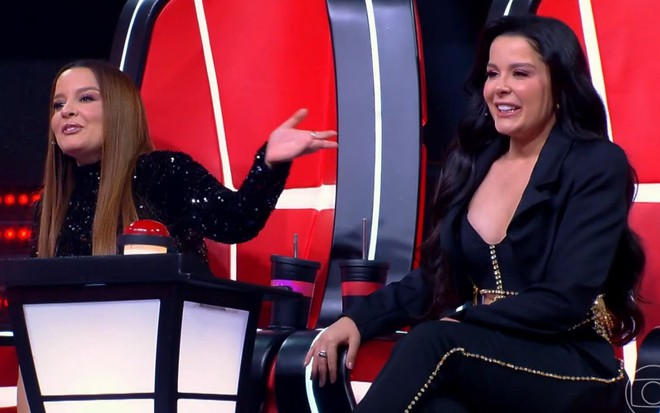 Maiara e Maraisa na cadeira de técnicas do The Voice Kids, na Globo