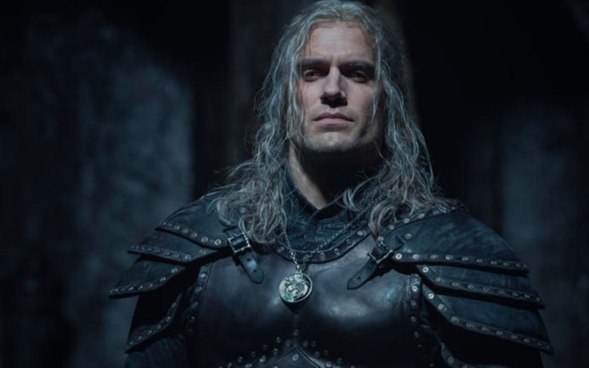 Henry Cavill em cena da segunda temporada de The Witcher