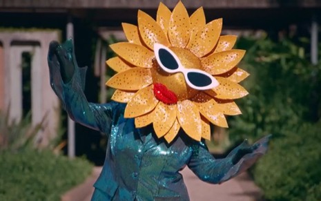 Imagem da Girassol no vídeo de apresentação do The Masked Singer Brasil