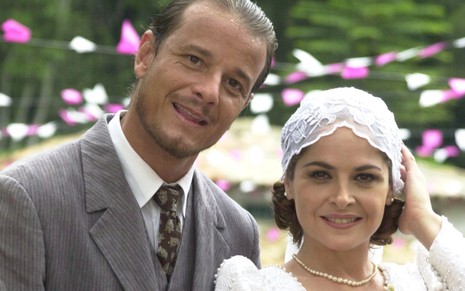 Márcia (Drica Moraes) e Timóteo (Marcello Novaes) se casam no final de Chocolate com Pimenta