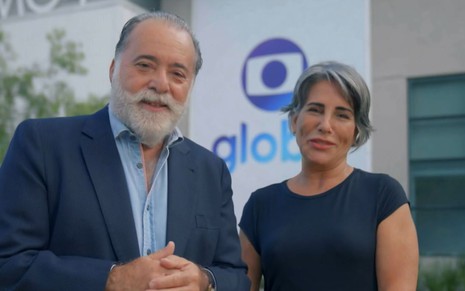 Tony Ramos e Gloria Pires em frente ao estúdio MG4, da Globo