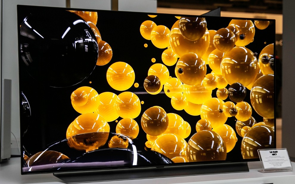 Imagem de TV OLED em exposição