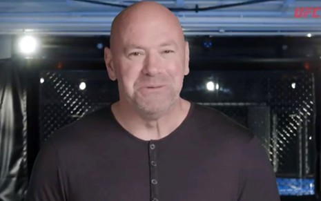 Dana White usa camisa preta em vídeo do UFC