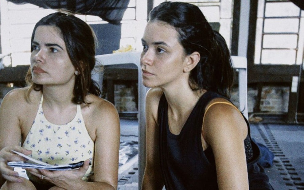 Vanessa Giacomo e Talita Younan prestam atenção a orientação na preparação de nova série