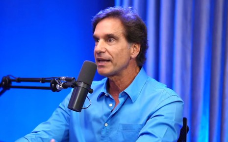 Victor Fasano durante entrevista para o canal Papagaio Falante