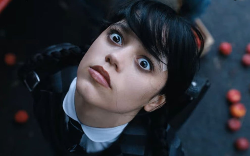 Imagem de Jenna Ortega em cena de Wandinha