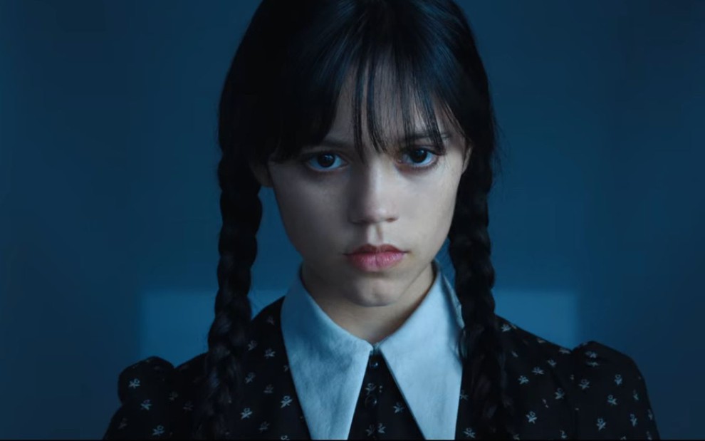 Imagem de Jenna Ortega em cena de Wandinha