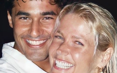 Xuxa Meneghel está com o rosto colocado a Luciano Szafir em foto do período que namoravam