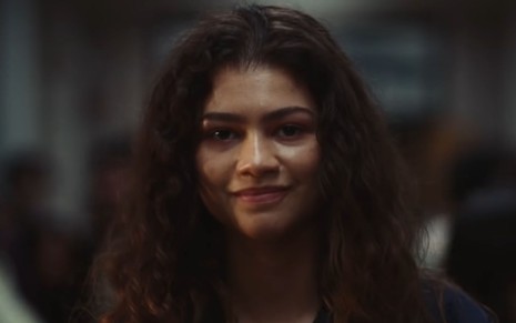 Imagem de Zendaya como personagem Rue no trailer de Euphoria