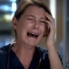 Ellen Pompeo chora em cena de Grey's Anatomy