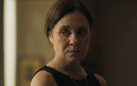 Adriana Esteves como Mércia em cena de Mania de Você