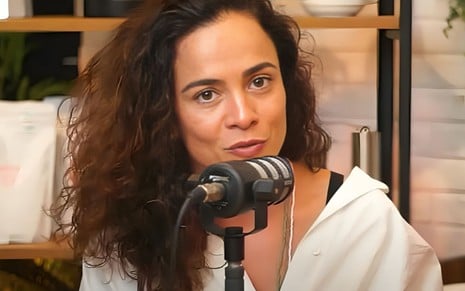 Alice Braga no Podcast Mamilos