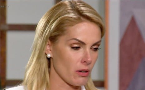 Ana Hickmann durante entrevista ao Domingo Espetacular: ela levantou suspeitas contra o ex-marido