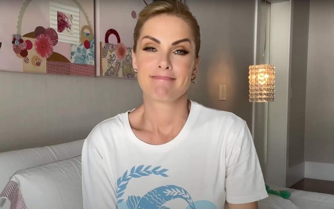 Ana Hickmann em vídeo publicado em suas redes na quinta-feira (16/11), em que declara que irá falar sobre a agressão que sofreu