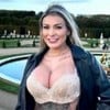 Andressa Urach em Versalhes, na França