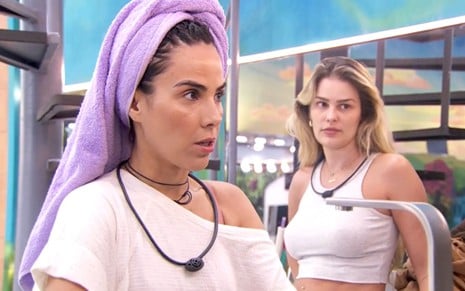 Wanessa Camargo e Yasmin Brunet conversam na lavanderia do BBB 24