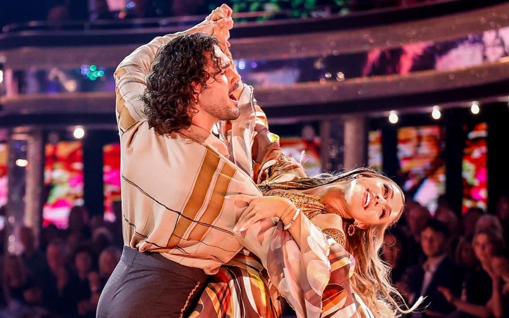 Graziano Di Prima e Zara McDermott dançam quickstep no Strictly Come Dancing 2023