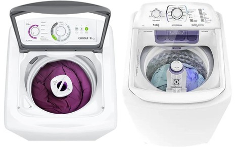 Imagem colorida mostra duas lavadoras diferentes lado a lado, à esquerda aberta e à direita fechada