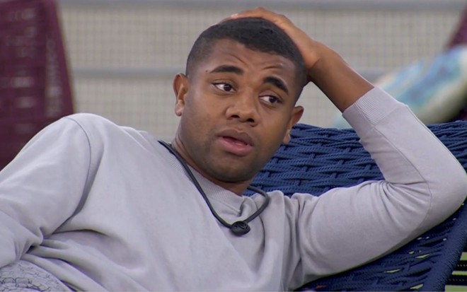 Davi na área externa do BBB 24