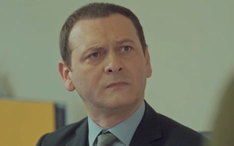 Musa (Devrim Özder Akin) em cena da novela Força de Mulher