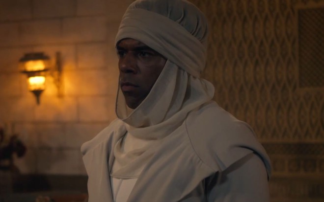 Dudu de Oliveira em cena da novela Reis