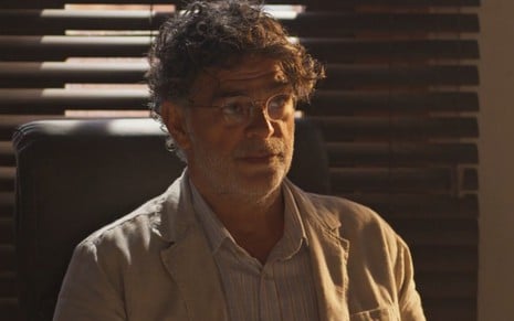 Eduardo Moscovis em cena da novela No Rancho Fundo