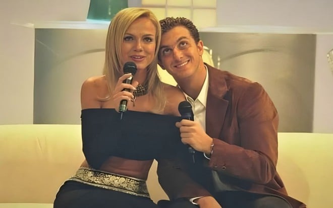 Eliana Michaelichen e Luciano Huck em programa do SBT em 1998