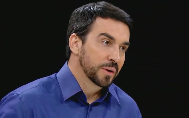 Foto de Fábio de Melo durante entrevista