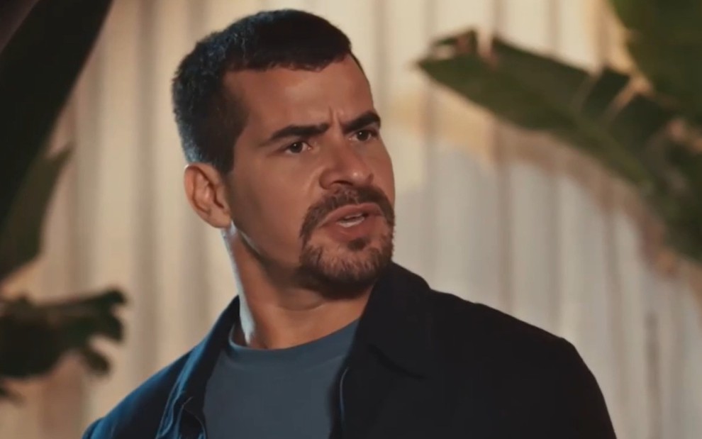 O ator Thiago Martins interpreta Júpiter na novela Família É Tudo, da Globo