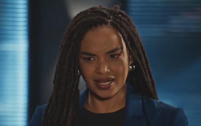 Lucy Ramos em cena da novela Família É Tudo