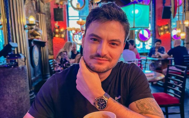 Felipe Neto em foto publicada no Instagram