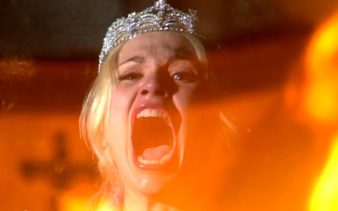 Flávia Alessandra grita como Cristina em cena de Alma Gêmea