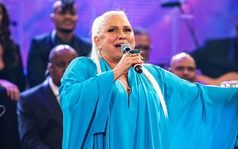 Fafá de Belém canta no Altas Horas