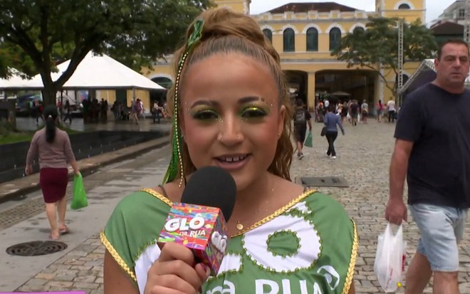 Luiza Góes grava passagem do Glô na Rua para o Encontro com Patrícia Poeta