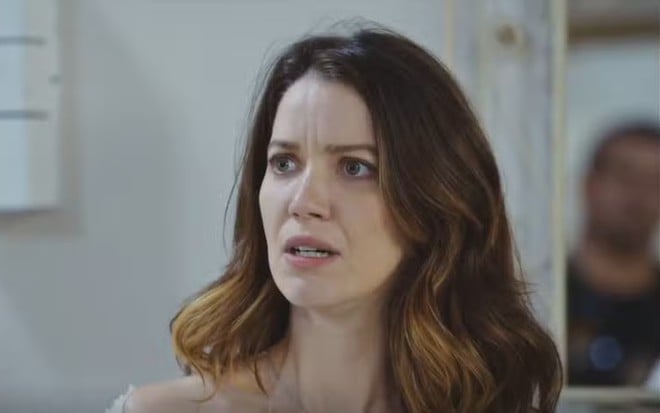 Vênus (Nathalia Dill) em cena de Família É Tudo