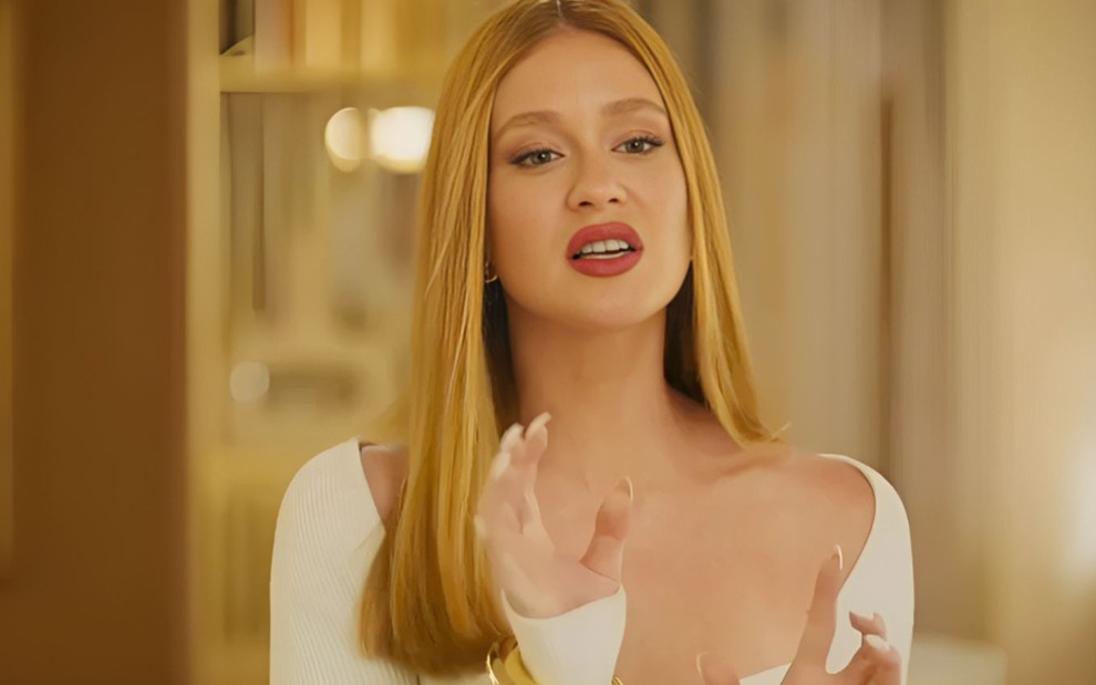 A atriz Marina Ruy Barbosa caracterizada como Preciosa em cena de Fuzuê