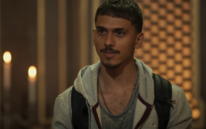 Merreca (Ruan Aguiar) em cena de Fuzuê