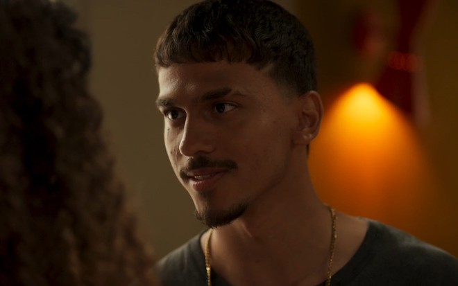 Merreca (Ruan Aguiar) em cena de Fuzuê