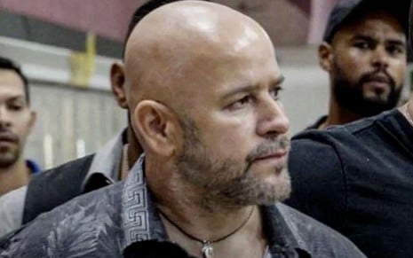 O ator Murilo Benício caracterizado como Jayme em cena de Justiça 2