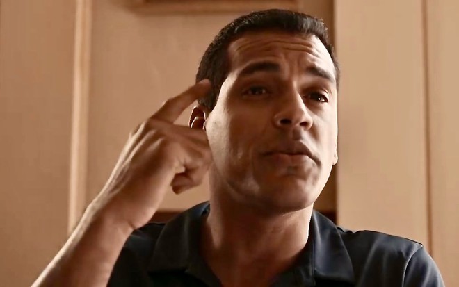 O ator Marcello Melo Jr gesticula em cena de Renascer, novela em que interpreta José Bento