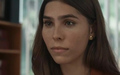 A atriz Gabriela Medeiros está caracterizada como Buba do remake de Renascer
