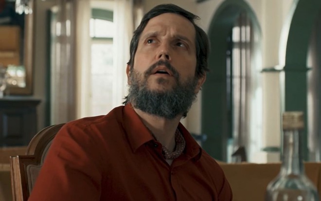 O ator Vladimir Brichta está em cena de Renascer como Egídio