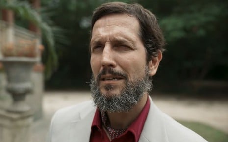 O ator Vladimir Brichta está caracterizado como Egídio em cena da novela das nove da Globo, Renascer