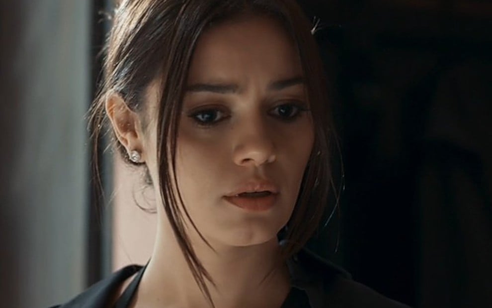 A atriz Sophie Charlotte está em cena como Eliana na novela Renascer, da Globo