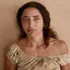 A atriz Alice Carvalho está triste em cena da novela Renascer, da Globo, como Joana