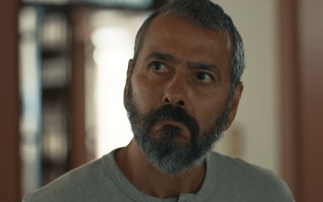 O ator Marcos Palmeira está em cena como José Inocêncio na novela Renascer, da Globo