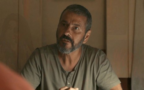 O ator Marcos Palmeira caracterizado como José Inocêncio em cena de Renascer
